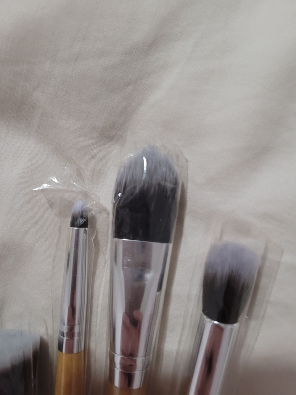 Bamboo Handle Makeup Brush Set — Natural Wood - Picture 6 of 8